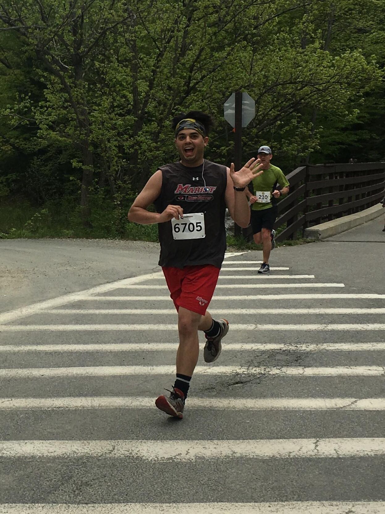 mike walsh runs steel rail half marathon